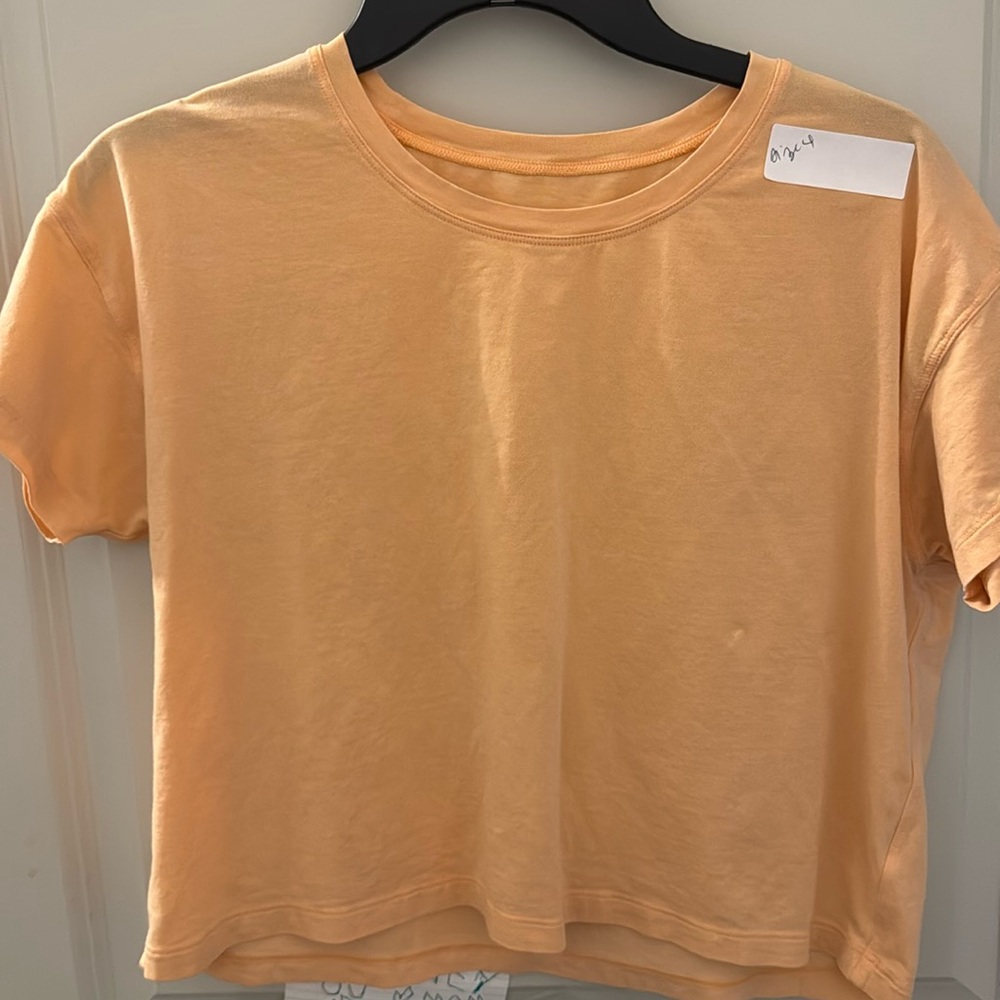 Cropped tee